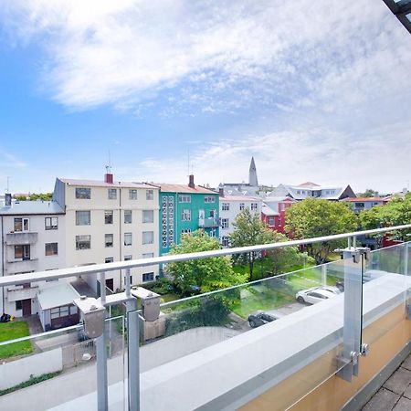 Penthouse Apartment On The Main Shopping Street Reykjavík Exterior foto