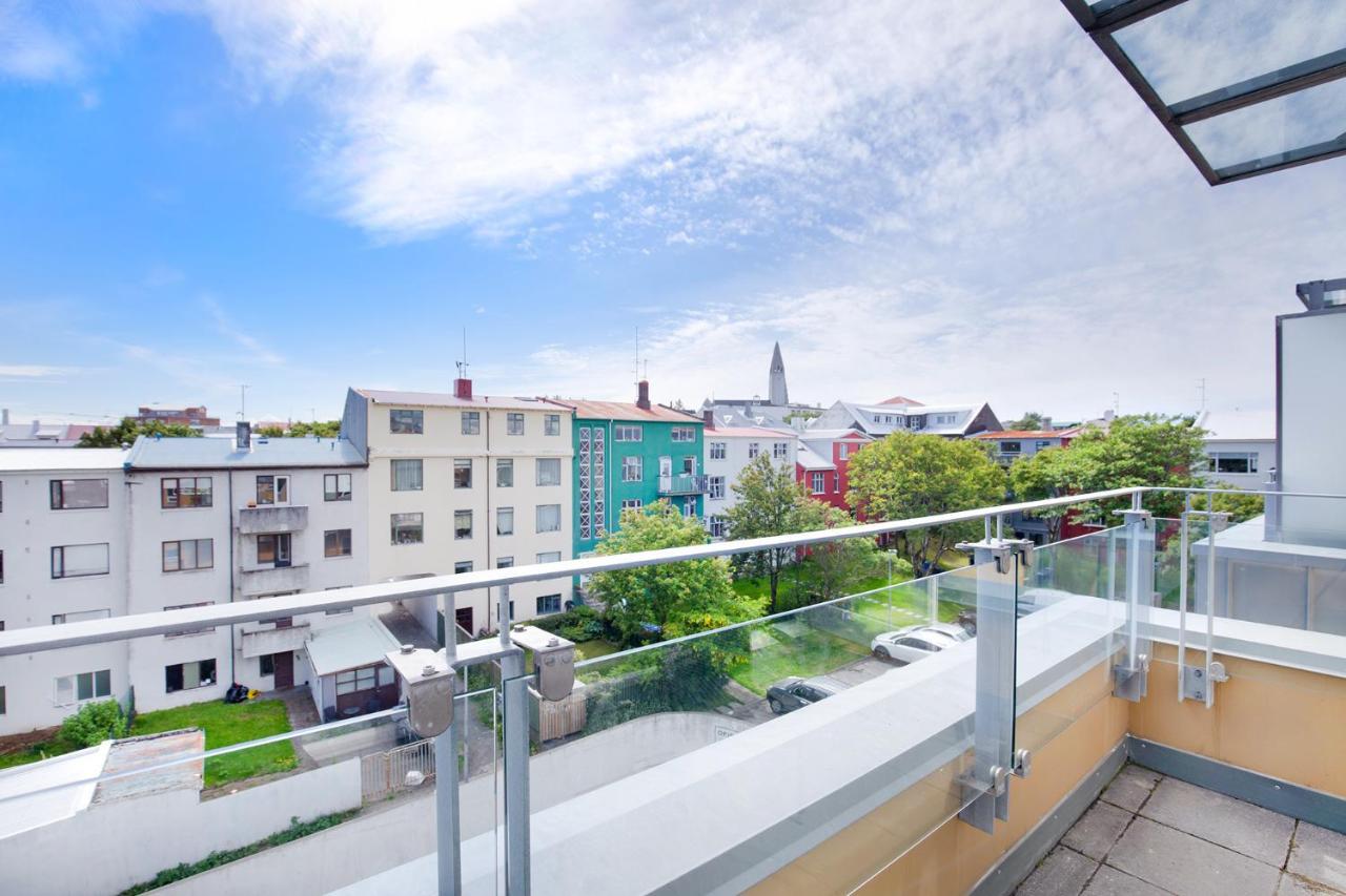 Penthouse Apartment On The Main Shopping Street Reykjavík Exterior foto
